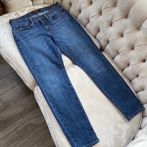 Buffalo Faith Mid Rise Ankle Grazer 28